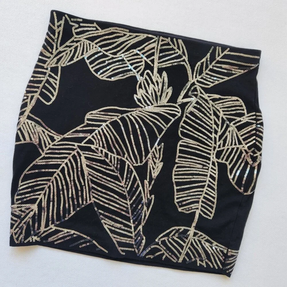 Express Black Mini Skirt Silver Sequin Leaf Holiday Party Sexy Glam Pretty - Picture 3 of 8